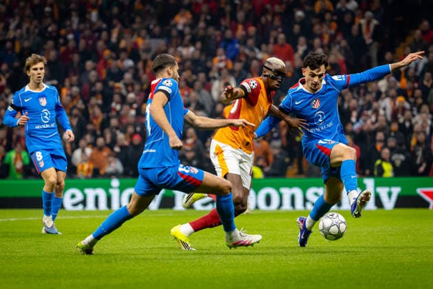 Galatasaray vs Atletico Madrid UEFA Champions League 2025-26 MD7 Victor Osimhen of Galatasaray SK vies for the ball during the match. Galatasaray SK and Atletico Madrid faced each other at UEFA Champions League 2025 26 League Phase MD7. The match took place in Ali Sami Yen Rams Park Stadium on january 21, 2026. Istanbul Istanbul Turkey Copyright: xBurakxBasturkx