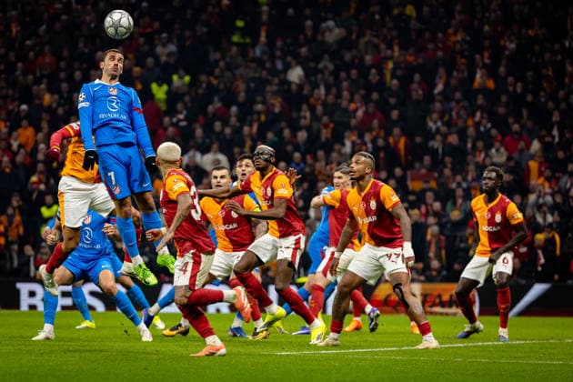 Galatasaray vs Atletico Madrid UEFA Champions League 2025-26 MD7 Antoine Griezmann of Atletico Madrid heads the ball during the match. Galatasaray SK and Atletico Madrid faced each other at UEFA Champions League 2025 26 League Phase MD7. The match took place in Ali Sami Yen Rams Park Stadium on january 21, 2026. Istanbul Istanbul Turkey Copyright: xBurakxBasturkx