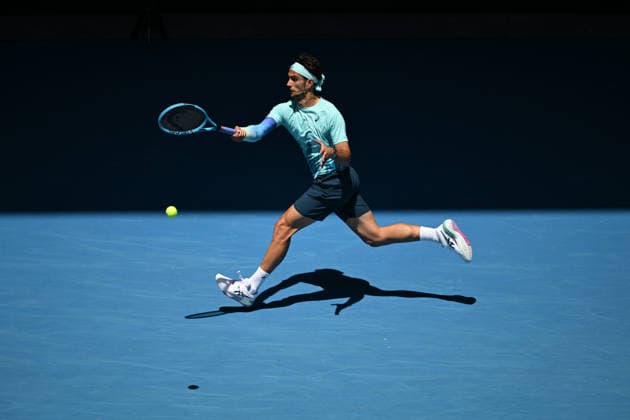 TENNIS AUSTRALIAN OPEN, Lorenzo Musetti of Italy in action during the Men™s 2nd round match against Lorenzo Sonego of Italy on day 5 of the 2026 Australian Open tennis tournament at Melbourne Park in Melbourne, Wednesday, January 22, 2026. ( NO ARCHIVING MELBOURNE VICTORIA AUSTRALIA  Copyright: xLUKASxCOCHx 20260122139564651628