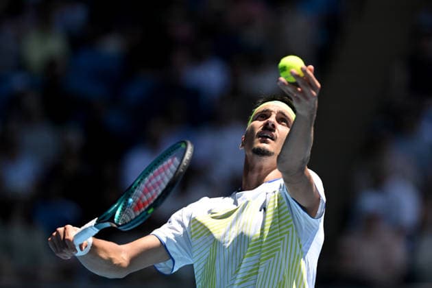 TENNIS AUSTRALIAN OPEN, Lorenzo Sonego of Italy in action during the Men™s 2nd round match against Lorenzo Musetti of Italy on day 5 of the 2026 Australian Open tennis tournament at Melbourne Park in Melbourne, Wednesday, January 22, 2026. ( NO ARCHIVING MELBOURNE VICTORIA AUSTRALIA  Copyright: xLUKASxCOCHx 20260122196128152326