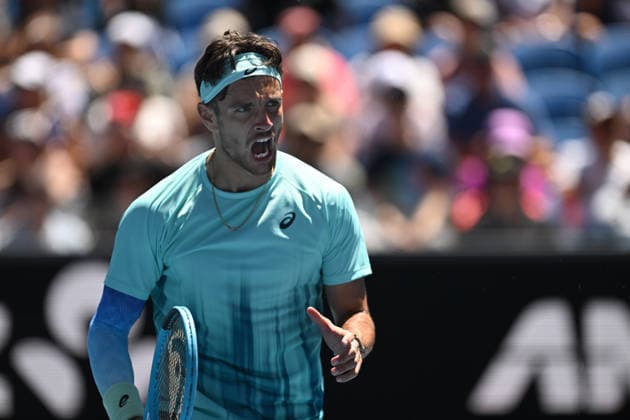 TENNIS AUSTRALIAN OPEN, Lorenzo Musetti of Italy reacts during the Men™s 2nd round match against Lorenzo Sonego of Italy on day 5 of the 2026 Australian Open tennis tournament at Melbourne Park in Melbourne, Wednesday, January 22, 2026. ( NO ARCHIVING MELBOURNE VICTORIA AUSTRALIA  Copyright: xLUKASxCOCHx 20260122145697815066