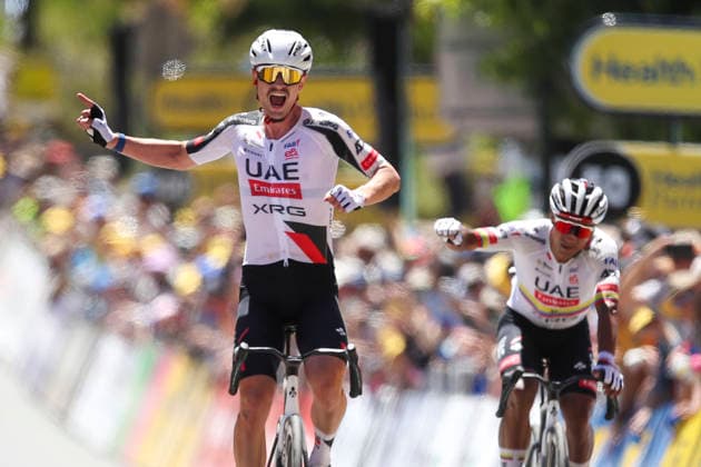 CYCLING TOUR DOWN UNDER, Jay Vine of UAE celebrates victory with team mate Jhonatan Narvaez in second place during stage 2, Norwood to Uraidla, 148.1km of the 2026 Men s Tour Down Under professional road bicycle race in Adelaide, Thursday, January 22, 2026. ( NO ARCHIVING, EDITORIAL USE ONLY ADELAIDE SOUTH AUSTRALIA AUSTRALIA  Copyright: xMATTxTURNERx 20260122140044315094