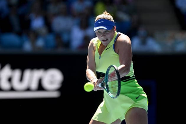 TENNIS AUSTRALIAN OPEN, Amanda Anisimova of the USA in action during the Women™s 2nd round match against Katerina Siniakova of Czechia on day 5 of the 2026 Australian Open tennis tournament at Melbourne Park in Melbourne, Wednesday, January 22, 2026. ( NO ARCHIVING MELBOURNE VICTORIA AUSTRALIA  Copyright: xLUKASxCOCHx 20260122110076117419