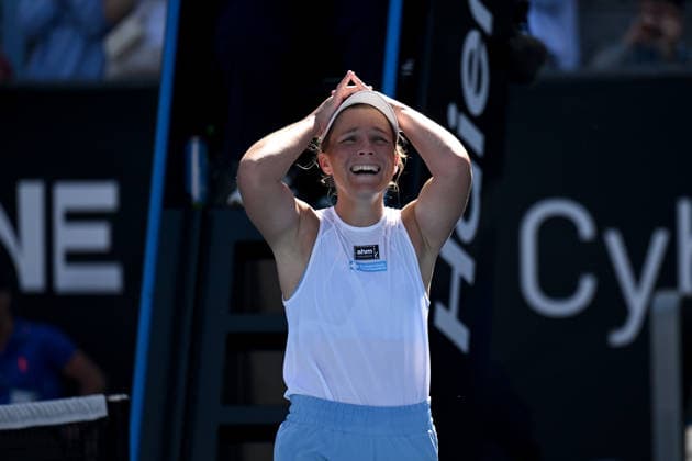 TENNIS AUSTRALIAN OPEN, Maddison Inglis of Australia celebrates match point during the Women™s 2nd round match against Laura Siegemund of Germany on day 5 of the 2026 Australian Open tennis tournament at Melbourne Park in Melbourne, Wednesday, January 22, 2026. ( NO ARCHIVING MELBOURNE VICTORIA AUSTRALIA  Copyright: xLUKASxCOCHx 20260122120338691546