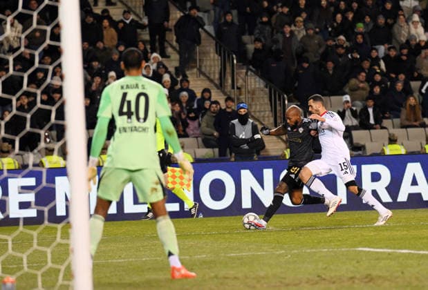 (260122) -- BAKU, Jan. 22, 2026 -- Qarabag s Kevin Medina (C) breaks through against Frankfurt s Ellyes Skhiri (R) during the UEFA Champions League match between Qarabag and Frankfurt at the Tofiq Bahramov Republican Stadium in Baku, Azerbaijan, Jan. 21, 2026. (Photo by Xinhua) (SP)AZERBAIJAN-BAKU-FOOTBALL-UEFA CHAMPIONS LEAGUE-QARABAG VS FRANKFURT TofikxBabayev 