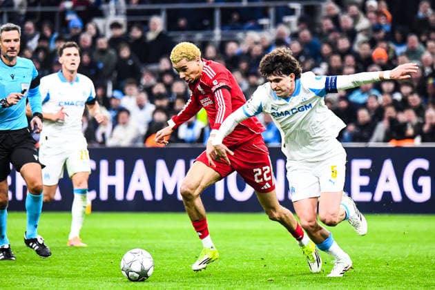 FOOTBALL: OM - LIVERPOOL FC Baptiste AUTISSIER MAXPPP - Marseille 21 01 2026 Baptiste AUTISSIER Maxppp Marseille ; 21 01 2026 ; Hugo Ekitike et Leonardo Balerdi lors du match OM vs Liverpool, 7e journee de la phase de ligue de la Ligue des Champions a Marseille le 21 janvier 2026. OM vs Liverpool, Matchday 7 of the Champions League group stage in Marseille on January 21, 2026. Marseille Marseille Region Sud - Provence Alpes Cote France  Copyright: xMAXPPPxBaptistexAUTISSIERx BAU202601228060 BAU202601228060