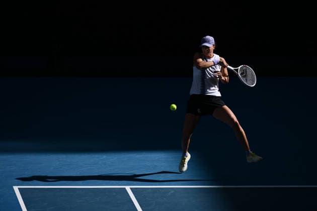 TENNIS AUSTRALIAN OPEN, Iga Swiatek of Poland in action during the Women™s 2nd round match against Marie Bouzkova of Czechia on day 5 of the 2026 Australian Open tennis tournament at Melbourne Park in Melbourne, Wednesday, January 22, 2026. ( NO ARCHIVING MELBOURNE VICTORIA AUSTRALIA  Copyright: xJOELxCARRETTx 20260122155942430910