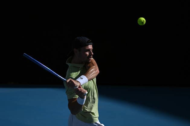 TENNIS AUSTRALIAN OPEN, Arthur Gea of France in action during the Men™s 2nd round match against Stan Wawrinka of Switzerland on day 5 of the 2026 Australian Open tennis tournament at Melbourne Park in Melbourne, Wednesday, January 22, 2026. ( NO ARCHIVING MELBOURNE VICTORIA AUSTRALIA  Copyright: xJAMESxROSSx 20260122129230699701