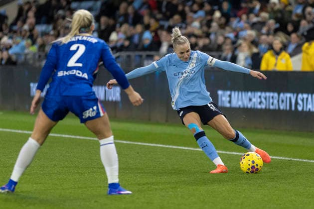 Manchester City v Chelsea - Subway Women s League Cup Semi Final Alex Greenwood 5 of Manchester City Women F.C crosses the ball during the FA Women s League Cup match between Manchester City and Chelsea at the Joie Stadium in Manchester, England, on January 21, 2026. Manchester United Kingdom  Copyright: xMIxNewsx originalFilename:fletcher-manchest260120_npDDy.jpg