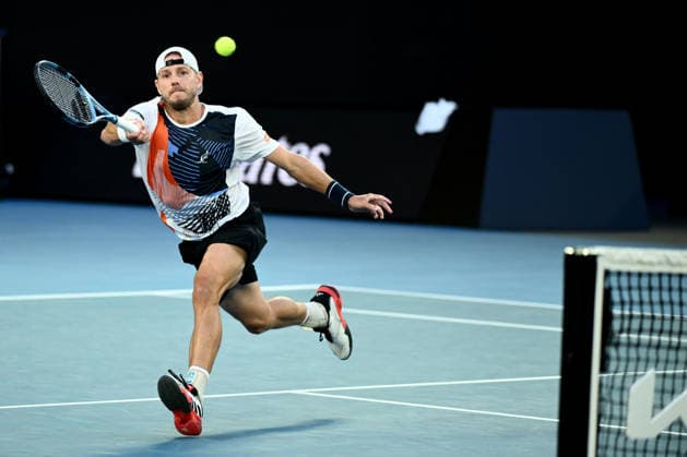 TENNIS AUSTRALIAN OPEN, James Duckworth of Australia in action during of his Men™s 2nd round match against Jannik Sinner of Italy on day 5 of the 2026 Australian Open tennis tournament at Melbourne Park in Melbourne, Wednesday, January 22, 2026. ( NO ARCHIVING MELBOURNE VICTORIA AUSTRALIA  Copyright: xJOELxCARRETTx 20260122129832259955