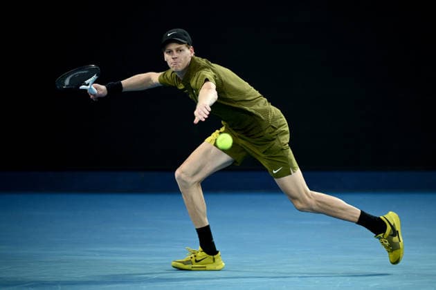 TENNIS AUSTRALIAN OPEN, Jannik Sinner of Italy in action during of his Men™s 2nd round match against James Duckworth of Australia on day 5 of the 2026 Australian Open tennis tournament at Melbourne Park in Melbourne, Wednesday, January 22, 2026. ( NO ARCHIVING MELBOURNE VICTORIA AUSTRALIA  Copyright: xJOELxCARRETTx 20260122187612622786