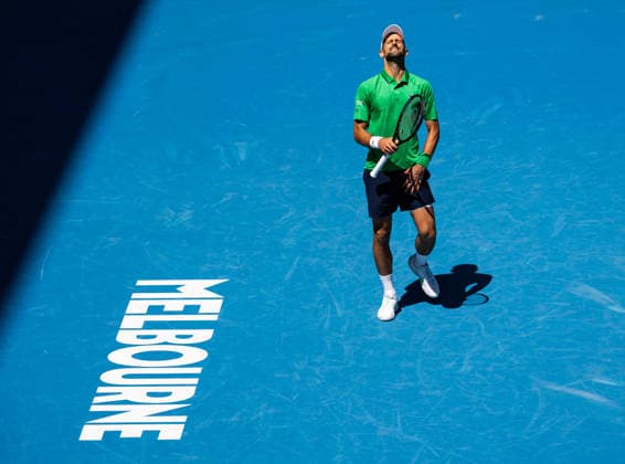 (Novak Djokovic (SRB) reagiert veraergert,Aerger, enttaeuscht,Enttaeuschung,Emotion, Australian Open 2026, Melbourne Park, Melbourne, Victoria, Australia. *** Novak Djokovic SRB reacts angry,anger,disappointed,disappointment,emotion, Australian Open 2026, Melbourne Park, Melbourne, Victoria, Australia Copyright: xJuergenxHasenkopfx