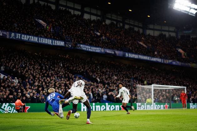 Alejandro Garnacho of Chelsea goes down under the challenge of Derrick Luckassen of Pafos Chelsea v Pafos, UEFA Champions League, Group Stage, Football, Stamford Bridge, London, UK - 21 Jan 2026London Stamford Bridge United Kingdom EDITORIAL USE ONLY No use with unauthorised audio, video, data, fixture lists, club league logos or live services. Online in-match use limited to 120 images, no video emulation. No use in betting, games or single club league player publications. Copyright: xSimonxDael Shutterstockx 16348356bq