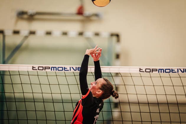 Volleyball Women Season 2025 2026 Volleyball Bundesliga ETV Hamburger Volksbank Volleys vs USC Münster 22 01 2026 Pass by Kathleen Weiß 13, ETV Hamburger Volksbank Volleys Hamburg Sporthalle Hoheluft Hamburg Germany