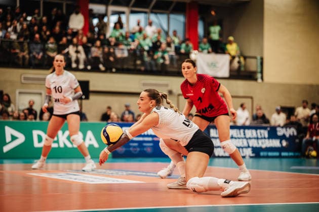Volleyball Women Season 2025 2026 Volleyball Bundesliga ETV Hamburger Volksbank Volleys vs USC Münster 22 01 2026 Elena Kömmling 7, USC Münster takes the ball Hamburg Sporthalle Hoheluft Hamburg Germany