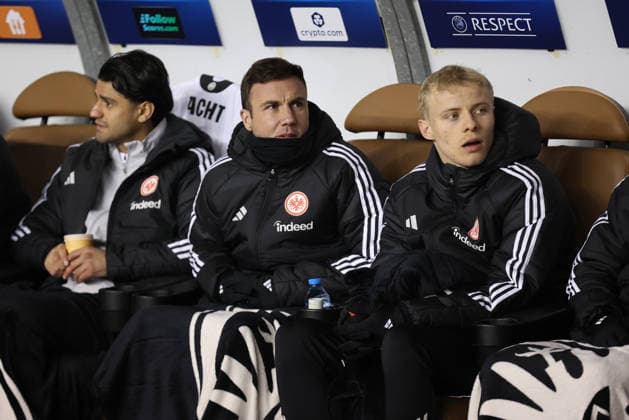 21 01 2026, Football UEFA Champions League, Qarabag Agdam FK Eintracht Frankfurt, v l , Mario Götze Eintracht Frankfurt , Oscar Hojlund Eintracht Frankfurt DFL DFB REGULATIONS PROHIBIT ANY USE OF PHOTOGRAPHS AS IMAGE SEQUENCES AND OR QUASI VIDEO xdcx Copyright: HMBxMedia Claus