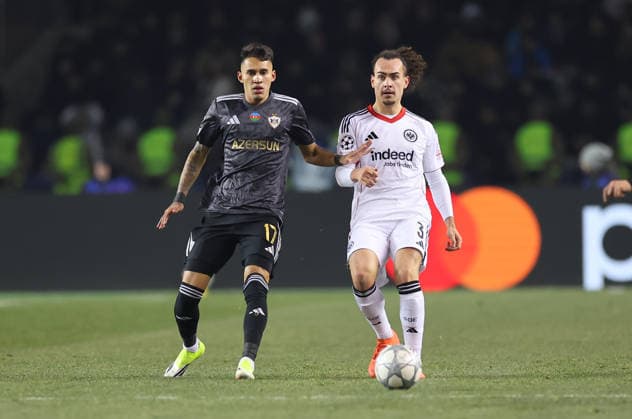 21 01 2026, Football UEFA Champions League, Qarabag Agdam FK Eintracht Frankfurt, v l , Camilo Duran Qarabag Agdam FK , Arthur Theate Eintracht Frankfurt DFL DFB REGULATIONS PROHIBIT ANY USE OF PHOTOGRAPHS AS IMAGE SEQUENCES AND OR QUASI VIDEO xdcx Copyright: HMBxMedia Claus