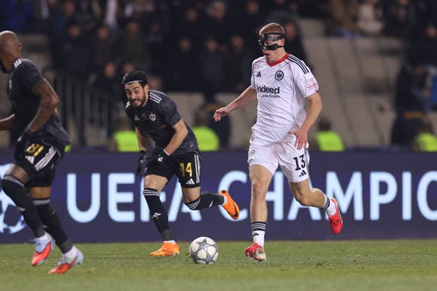 21 01 2026, Football UEFA Champions League, Qarabag Agdam FK Eintracht Frankfurt, v l , Rasmus Kristensen Eintracht Frankfurt DFL DFB REGULATIONS PROHIBIT ANY USE OF PHOTOGRAPHS AS IMAGE SEQUENCES AND OR QUASI VIDEO xdcx Copyright: HMBxMedia Claus