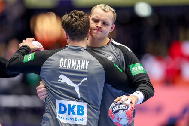 22 01 2026, Handball, Men s EHF EURO 2026, Germany Portugal, Jyske Bank Boxen in Herning, Denmark, Main Round Nils Lichtlein Germany 03 hugs Justus Fischer Germany 54 Denmark