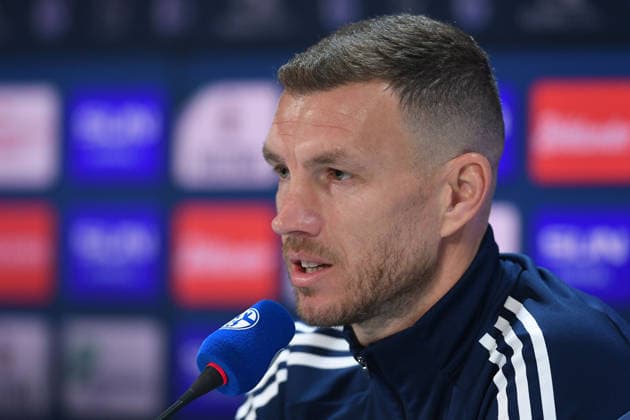 Presentation of Edin Dzeko at FC Schalke 04 on 22 01 2026 in the Veltins Arena in Gelsenkirchen Edin Dzeko Schalke xRx