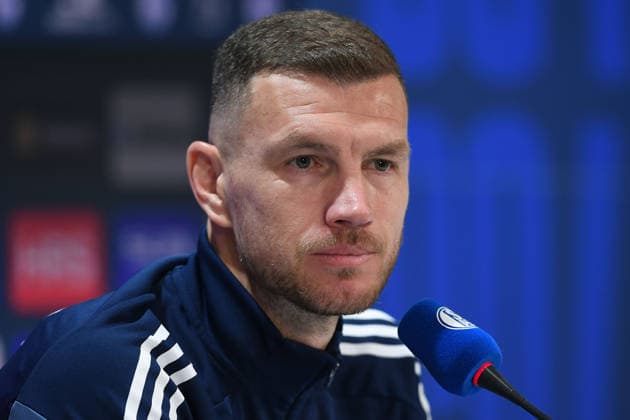 Presentation of Edin Dzeko at FC Schalke 04 on 22 01 2026 in the Veltins Arena in Gelsenkirchen Edin Dzeko Schalke xRx