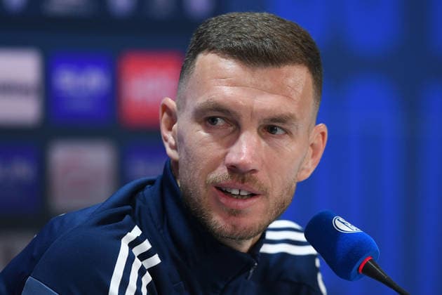 Presentation of Edin Dzeko at FC Schalke 04 on 22 01 2026 in the Veltins Arena in Gelsenkirchen Edin Dzeko Schalke xRx