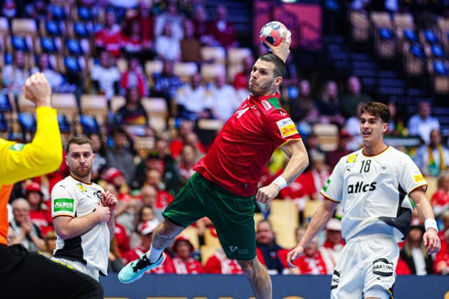 Throw Goal Rui Silva Portugal, 14 DEN, Germany vs Portugal, Handball, EHF European Championship 2026, Main Round, Matchday 1, 22 01 2026 DEN, Germany vs Portugal, Handball, EHF European Championship 2026, Main Round, Matchday 1, 22 01 2026 Herning Copyright: xEibner-Pressefoto MarcelxvonxFehrnx EP_MFN
