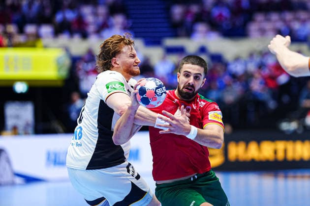 Tom Kiesler Germany, 30 , Martim Costa Portugal, 79 DEN, Germany vs Portugal, Handball, EHF European Championship 2026, Main Round, Matchday 1, 22 01 2026 DEN, Germany vs Portugal, Handball, EHF European Championship 2026, Main Round, Matchday 1, 22 01 2026 Herning Copyright: xEibner-Pressefoto MarcelxvonxFehrnx EP_MFN
