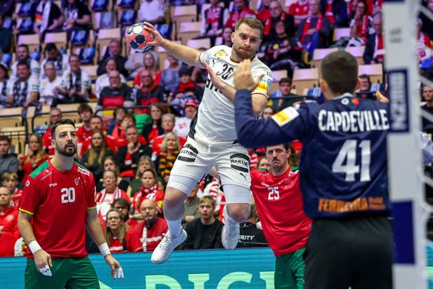 22 01 2026, Handball, Men s EHF EURO 2026, Germany Portugal, Jyske Bank Boxen in Herning, Denmark, Main Round Lukas Mertens Germany 36 throws on the goal of Gustavo Alexandre Cascao Capdeville Portugal 41 Denmark