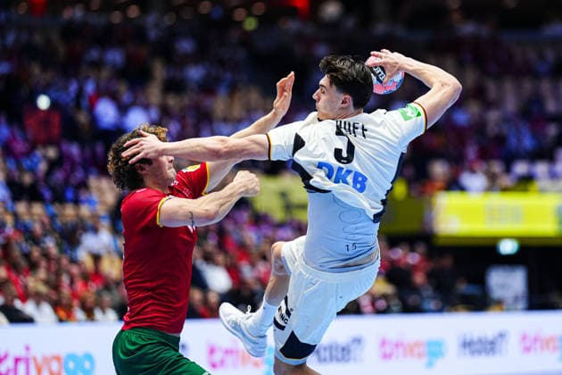 Gabriel Cavalcanti Portugal, 95 , Miro Schluroff Germany, 05 DEN, Germany vs Portugal, Handball, EHF European Championship 2026, Main Round, Matchday 1, 22 01 2026 DEN, Germany vs Portugal, Handball, EHF European Championship 2026, Main Round, Matchday 1, 22 01 2026 Herning Copyright: xEibner-Pressefoto MarcelxvonxFehrnx EP_MFN
