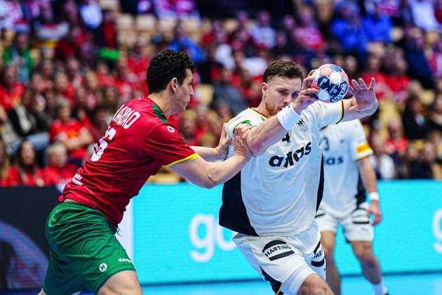 Ricardo Brandao Portugal, 86 , Johannes Golla Germany, 04 DEN, Germany vs Portugal, Handball, EHF European Championship 2026, Main Round, Matchday 1, 22 01 2026 DEN, Germany vs Portugal, Handball, EHF European Championship 2026, Main Round, Matchday 1, 22 01 2026 Herning Copyright: xEibner-Pressefoto MarcelxvonxFehrnx EP_MFN