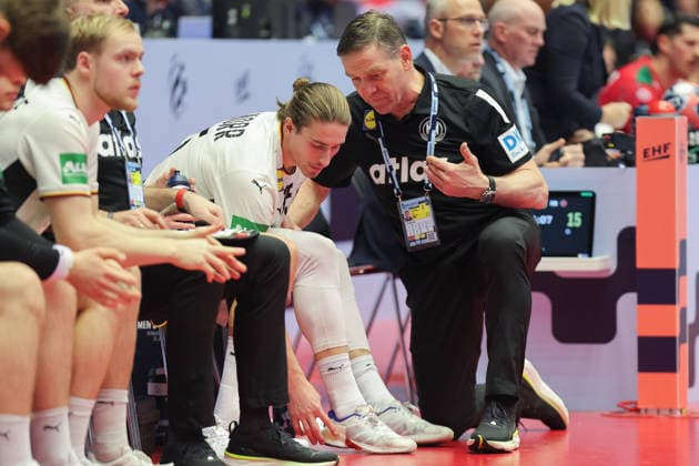 Germany Portugal, EHF Handball European Championship 2026 Coach Alfred Gislason Germany in conversation with Juri Knorr Germany, 15 Handball EHF European Championship, International match between Germany and Portugal on January 22, 2026 in Herning Denmark , Herning Denmark Jyske Bank Boxing