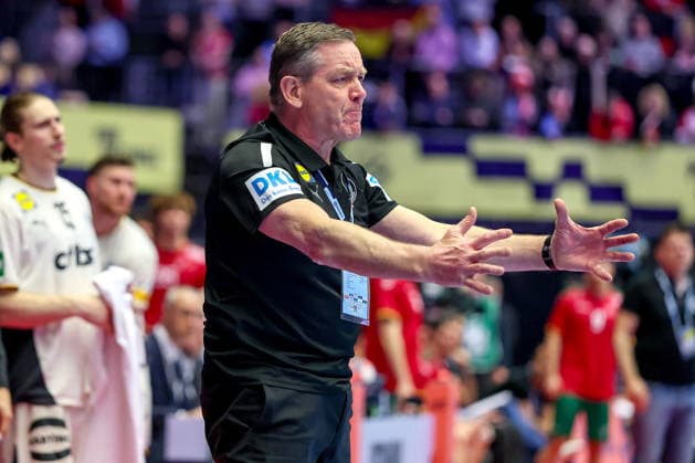 22 01 2026, Handball, Men s EHF EURO 2026, Germany Portugal, Jyske Bank Boxen in Herning, Denmark, Main Round Headcoach Alfred Gislason Germany hc gesticulating on the sidelines Denmark