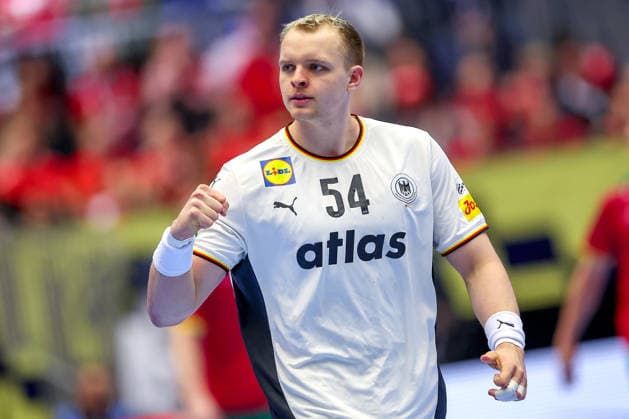 22 01 2026, Handball, Men s EHF EURO 2026, Germany Portugal, Jyske Bank Boxen in Herning, Denmark, Main Round Justus Fischer Germany 54 cheering and gesticulating on the pitch Denmark