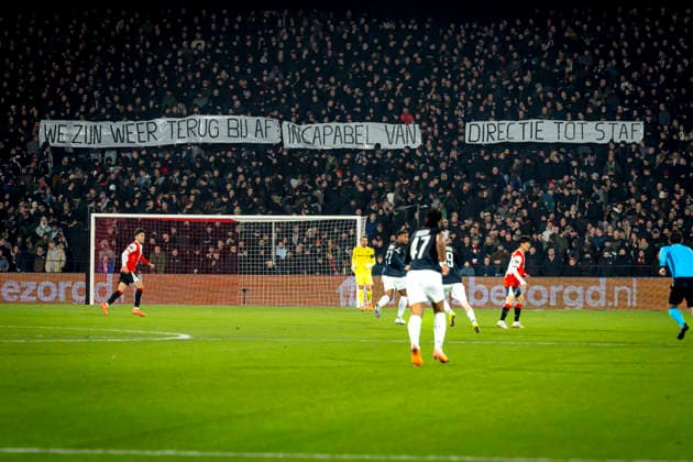 Banner Supporters of SC Feyenoord Rotterdam We zijn weer terug bij af, incapabel van directie tot staf during the match SC Feyenoord Rotterdam vs SK Sturm Graz at the for the Europa League League phase Matchday 7 season 2025 2026 in ROTTERDAM, Netherlands on 22 january 2026, photo by Marcel van Dorst EYE4images DeFodi Images