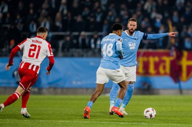260122 Theodor Lundbergh and Pontus Jansson of Malmö FF during the UEFA Europa League football match between Malmö FF and Crvena Zvezda on January 22, 2026 in Malmö fotboll football soccer fotball uefa europa league europa league malmö ff crvena zvezda bbeng röda stjärnan bbauto  Copyright: PETTERxARVIDSON BB260122PA092
