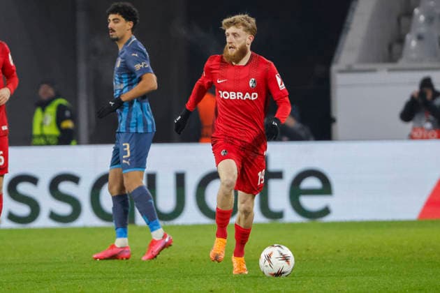 Niklas Beste SC Freiburg, 19 on the ball , Germany, Soccer, UEFA Europa League, Matchday 7, 2025 2026, SC Freiburg vs Maccabi Tel Aviv, Europa Park Stadion, Freiburg im Breisgau, 22 01 2026 Freiburg im Breisgau Europa Park Stadion Germany Copyright: xGrantxHubbsx