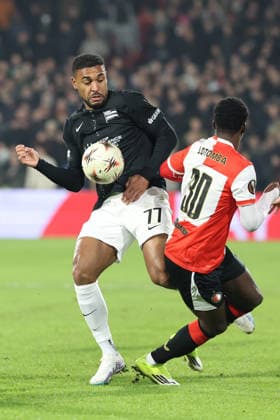 SOCCER - UEFA EL, Feyenoord vs Sturm ROTTERDAM,NETHERLANDS,22.JAN.26 - SOCCER - UEFA Europa League, Feyenoord Rotterdam vs SK Sturm Graz. Image shows Maurice Malone (Sturm) and Jordan Lotomba (Feyenoord).  GEPAxpictures xChrisxBauer