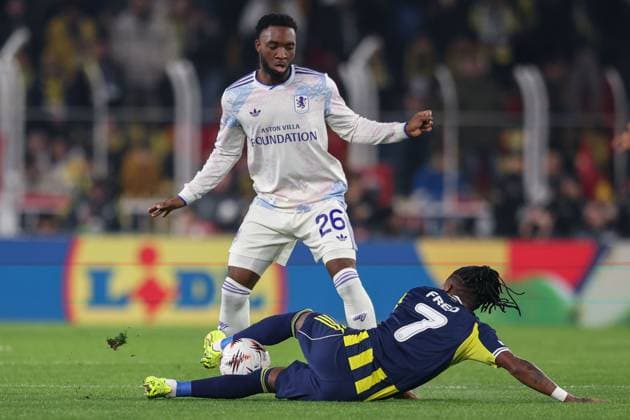 Lamare Bogarde of Aston Villa stands over Fred of Fenerbahce Fenerbache v Aston Villa, UEFA Europa League, Group Stage, Football, Sukru Saracoglu Stadium, Istanbul, Turkiye - 22 Jan 2026Istanbul Sukru Saracoglu Stadium Turkey EDITORIAL USE ONLY No use with unauthorised audio, video, data, fixture lists, club league logos or live services. Online in-match use limited to 120 images, no video emulation. No use in betting, games or single club league player publications. Copyright: xRaddadxJebarah Shutterstockx 16348379ag