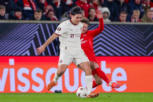 UEFA Europa League SK Brann FC Midtjylland Bergen 20260122 FC Midtjyllands Aral Simsir and Branns Denzel De Roeve in the UEFA Europa League match between SK Brann and FC Midtjylland at Brann Stadium Photo Paul S Amundsen NTB Bergen Norway EDITORIAL USE ONLY RESTRICTED USE FOR BETTING COMPANIES  Copyright: xPaulxS.xAmundsenx xNTBx