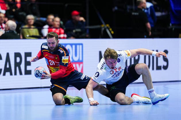 Aleix Gomez Spain, 28 , Martin Hovde Norway, 25 DEN, Spain vs, Norway, Handball, EHF European Championship 2026, Main Round, Matchday 1, 22 01 2026 DEN, Spain vs, Norway, Handball, EHF European Championship 2026, Main Round, Matchday 1, 22 01 2026 Herning Copyright: xEibner-Pressefoto MarcelxvonxFehrnx EP_MFN