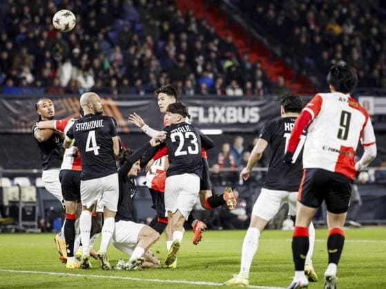 ROTTERDAM (l-r) Tsuyoshi Watanabe of Feyenoord scores the opening goal during the UEFA Europa League match between Feyenoord and SK Sturm Graz at Feyenoord Stadion de Kuip on January 22, 2026, in Rotterdam, Netherlands. BAS CZERWINSKI ANP UEFA Europa League 2025 26 League Phase MD7 2025-2026 xVIxANPxSportx xxANPxIVx 548256406 originalFilename: 548256406.jpg