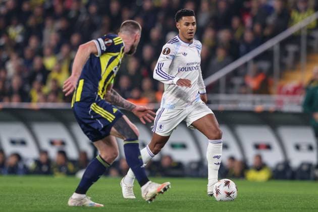 Ollie Watkins of Aston Villa runs with the ball Fenerbache v Aston Villa, UEFA Europa League, Group Stage, Football, Sukru Saracoglu Stadium, Istanbul, Turkiye - 22 Jan 2026Istanbul Sukru Saracoglu Stadium Turkey EDITORIAL USE ONLY No use with unauthorised audio, video, data, fixture lists, club league logos or live services. Online in-match use limited to 120 images, no video emulation. No use in betting, games or single club league player publications. Copyright: xRaddadxJebarah Shutterstockx 16348379al