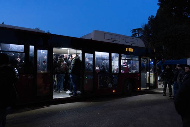 Stuttgart fans board buses heading to the Stadio Olimpico for the Roma-Stuttgart match.  Copyright: xMatteoxNardonex xipa-agency.netx xMatteoxNardonex IPA_Agency_IPA70424302