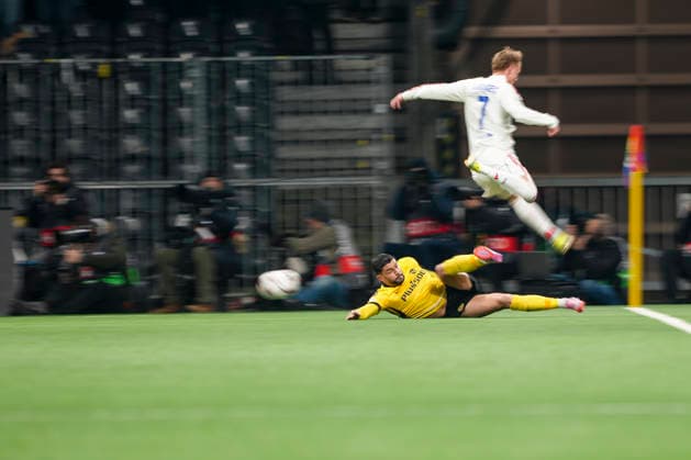 Switzerland UEFA Europa League 2025 26, BSC Young Boys vs Olympique Lyonnais Stadion Wankdorf, Bern Loris Benito 23 Young Boys defending against Adam Karabec 7 Lyon Bern Stadion Wankdorf Bern Switzerland Copyright: xKjetilxWaberx