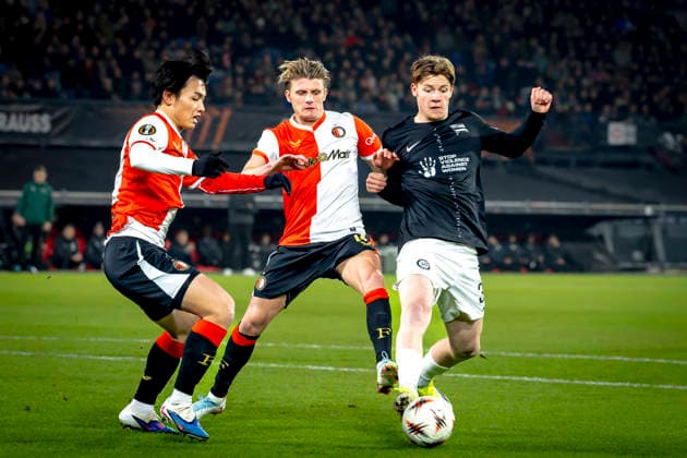 SC Feyenoord Rotterdam midfielder Sem Steijn, SK Sturm Graz midfielder Luca Weinhandl during the match SC Feyenoord Rotterdam vs SK Sturm Graz at the for the Europa League League League phase Matchday 7 season 2025 2026 in ROTTERDAM, Netherlands on 22 january 2026, photo by Marcel van Dorst EYE4images DeFodi Images