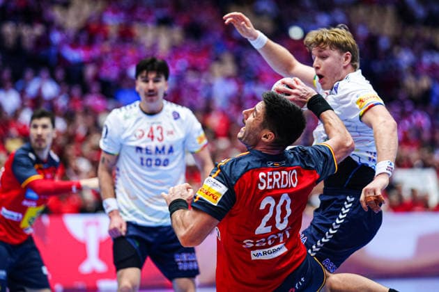 Throw Goal Abel Serdio Spain, 20 DEN, Spain vs. Norway, Handball, EHF European Championship 2026, Main Round, Matchday 1, 22 01 2026 DEN, Spain vs. Norway, Handball, EHF European Championship 2026, Main Round, Matchday 1, 22 01 2026 Herning Copyright: xEibner-Pressefoto MarcelxvonxFehrnx EP_MFN