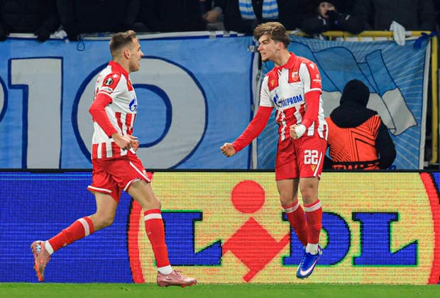 Crvena Zvezdas Vasilije Kostov right celebrates 1 0 with Vladimir LuÄiÄ‡ during Thursdays Uefa Europa League football match between Malmö FF and Crvena Zvezda at Eleda Stadium in Malmö, Sweden, January 22, 2026 MALMÖ SWEDEN x10600x  Copyright: xAndreasxHillergren TTx UEFA EUROPA LEAGUE MALMÖ FF - CRVENA ZVEZDA