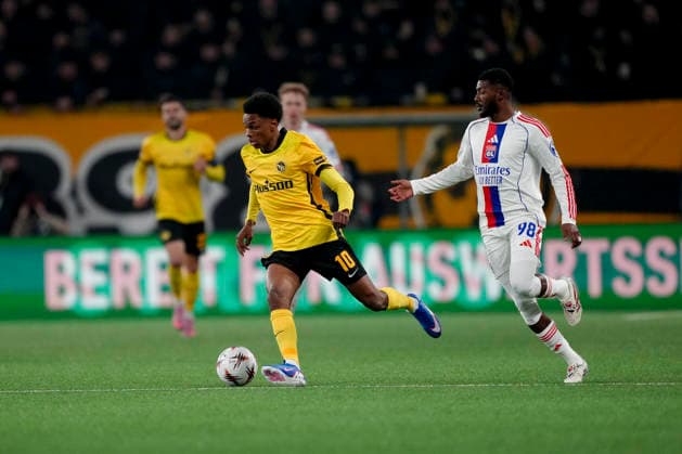 Switzerland UEFA Europa League 2025 26, BSC Young Boys vs Olympique Lyonnais Stadion Wankdorf, Bern Alvyn Sanches 10 Young Boys in duel with Ainsley Maitland Niles 98 Lyon Bern Stadion Wankdorf Bern Switzerland Copyright: xKjetilxWaberx