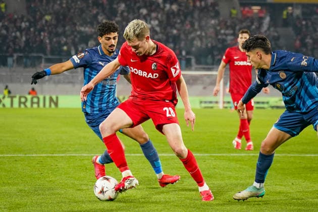 Football UEFA Europa League 2025 26, Matchday 7 SC Freiburg vs Maccabi Tel Aviv Europa Park Stadion Freiburg Matthias Ginter SC Freiburg, 28 Copyright: xJOERANxSTEINSIEKx